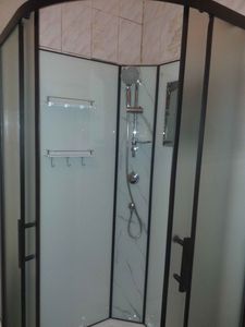 Установка душевой кабины без гидромассажа