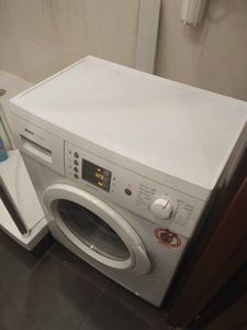 Проведена очистка барабана, фильтров, уплотнителей. Удалены накипь, грязь. Проверены шланги, клапаны. Обработаны поверхности, устранены неприятные запахи. Машина готова к использованию.