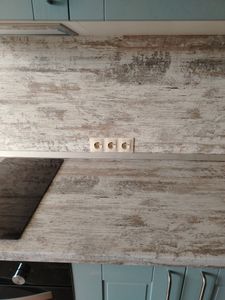 Установка розетки (на готовые коммуникации)