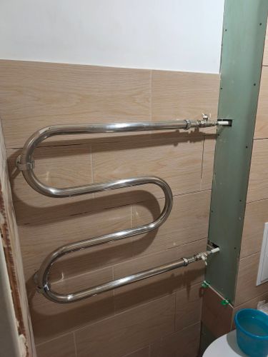 Монтаж водяного полотенцесушителя на готовую подводку (без подгонки)