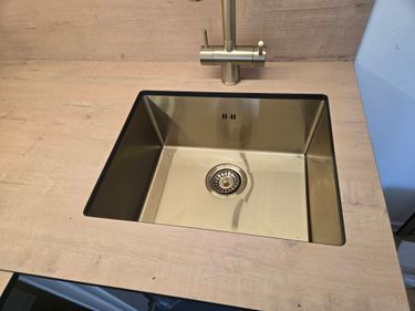 Установка и подключение подстольной мойки