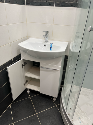 Установка душевой кабины шириной до 90 см