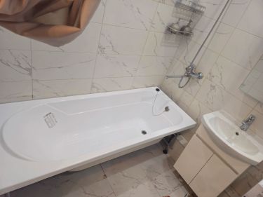 Установка акриловой/стальной ванны