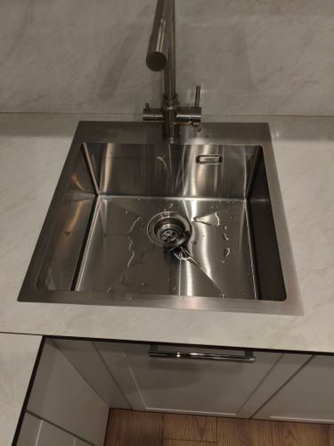 Установка и подключение крана и фильтра для питьевой воды Выпил одного отверстия/углубления/присадка под петлю в материалах ДСП/Массив Установка и подключение врезной мойки