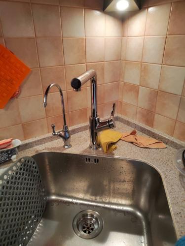 Демонтаж смесителя Установка и подключение смесителя