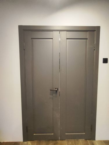 Установка межкомнатной двухстворчатой двери