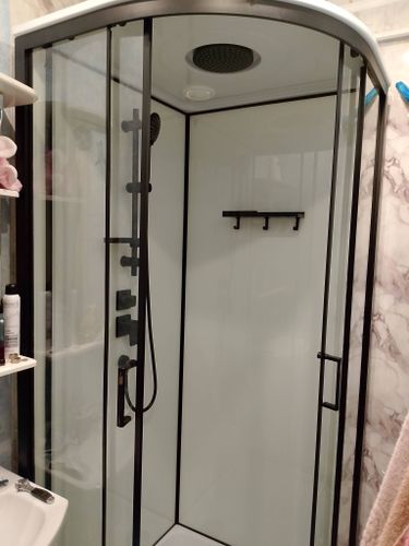 Установка душевой кабины шириной до 90 см