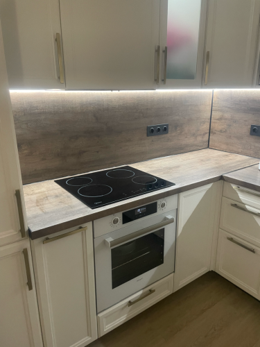 Установка и подключение электрической варочной поверхности Демонтаж столешницы из ДСП без сохранения Демонтаж варочной панели с сохранением