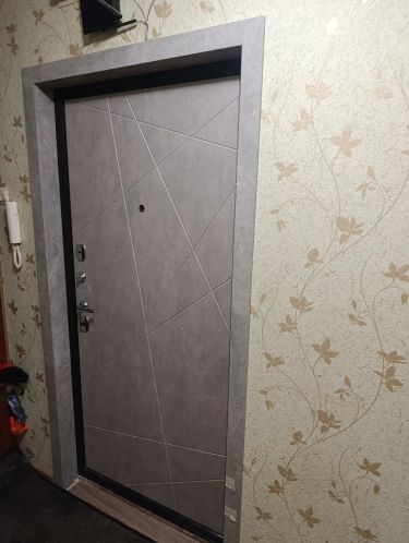 Демонтаж металлической двери с сохранением дверного блока