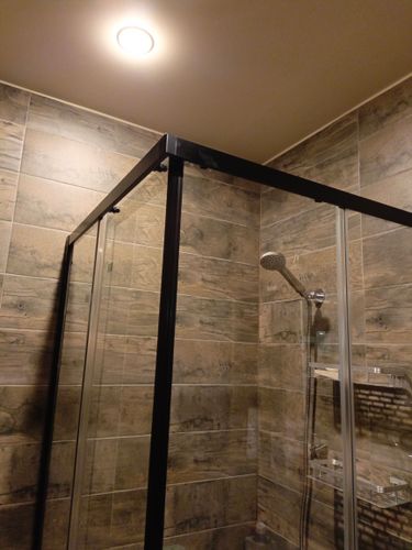 Установка душевой кабины шириной до 90 см