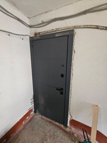 Установка входной двери весом до 95 кг