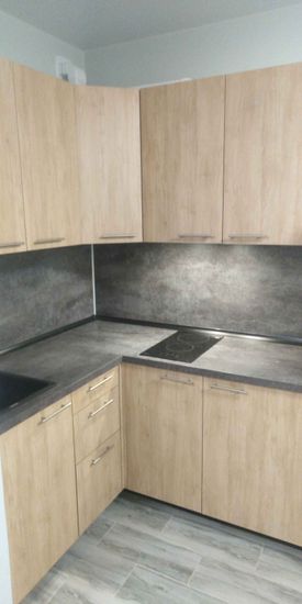 Удаление кухонного устройства из ниши, отсоединение от электросети, освобождение пространства для нового оборудования. Все работы выполнены аккуратно и безопасно.