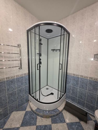 Установка душевой кабины шириной до 90 см