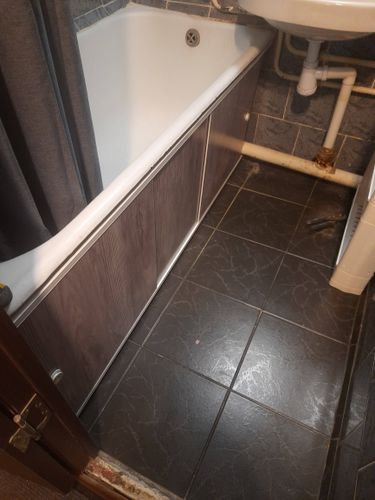 Установка экрана под ванну