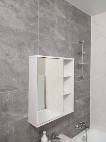 Монтаж зеркального шкафа