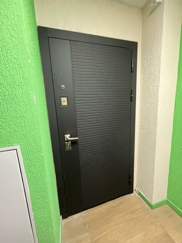 Демонтаж металлической двери с сохранением дверного  блока