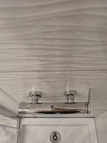 Установка душевого уголка шириной до 150 см