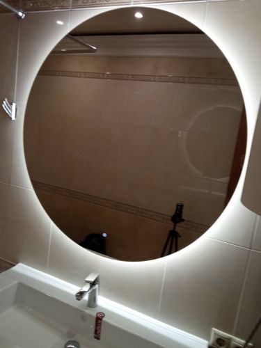 Установлен новый запорный механизм, обеспечивающий надежное перекрытие водоснабжения. Демонтирован старый элемент, произведена герметизация соединений, проверена функциональность системы.