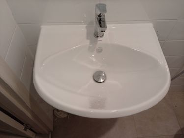 Установка гигиенического душа Демонтаж раковины Демонтаж смесителя