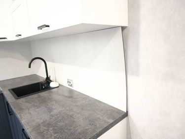 Установка стеновой панели HPL Демонтаж ящика кухонного гарнитура с сохранением Демонтаж стеновой панели HPL без сохранения