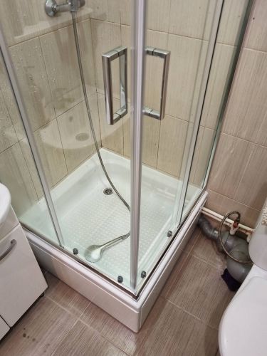 Установка душевой кабины шириной до 90 см