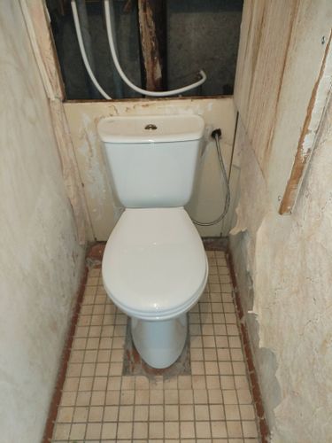 Установка напольного унитаза