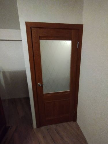 Установка дверного наличника