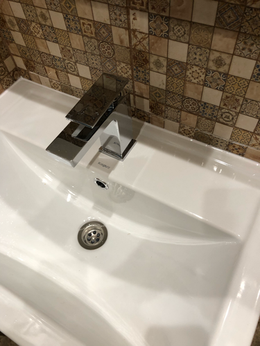 Установка смесителя (на готовые коммуникации)