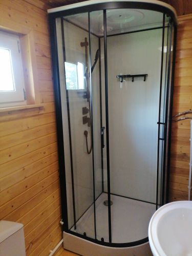 Установка душевой кабины шириной до 90 см