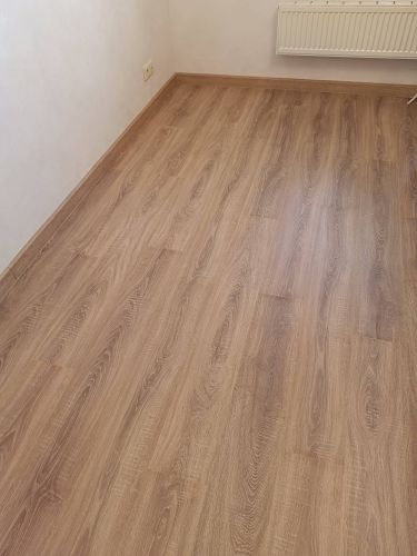 Монтаж пластикового плинтуса