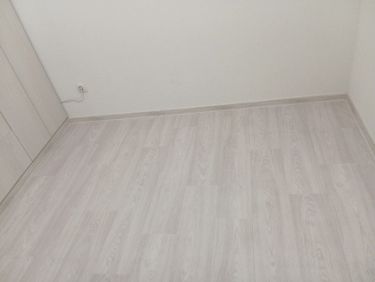 Монтаж пластикового плинтуса