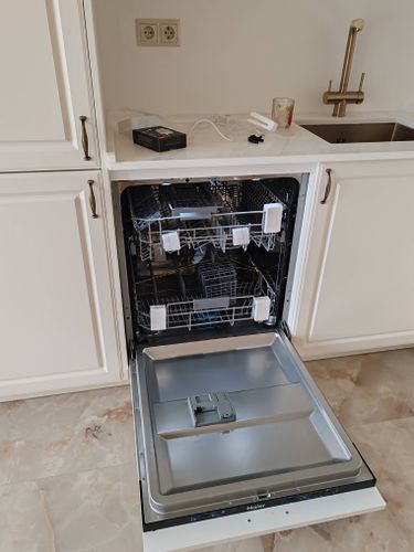 Установка и подключение встроенной посудомоечной машины