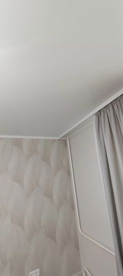 Монтаж потолочного полистрирол/пенополистирол плинтуса