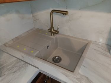 Установка и подключение врезной мойки Установка и подключение смесителя Демонтаж мойки со смесителем с сохранением