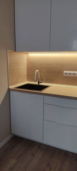 Установка и подключение врезной мойки Установка столешницы ДСП Установка и подключение смесителя