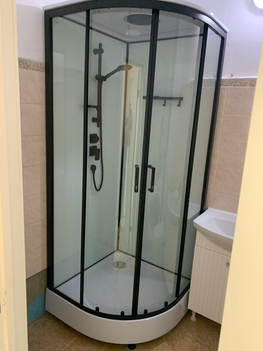 Установка душевой кабины шириной до 90 см