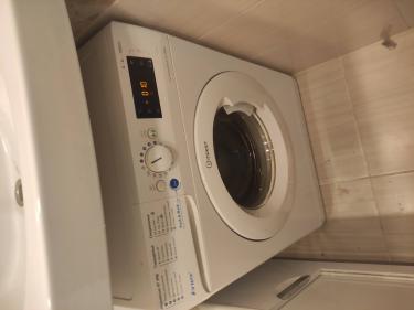 Извлечен барабан, заменены изношенные элементы, установлены новые детали, проверена работа, восстановлена герметичность, проведено тестирование, устранены шумы, обеспечена стабильность.