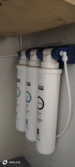 Установка проточного фильтра под мойку