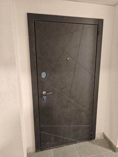 Установка доборов по периметру для входных дверей со сращиванием