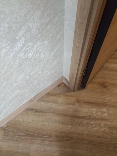 Монтаж деревянного/мдф плинтуса