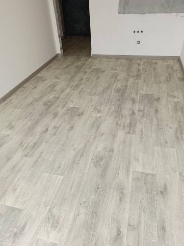 Монтаж пластикового плинтуса