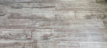 Монтаж пластикового плинтуса