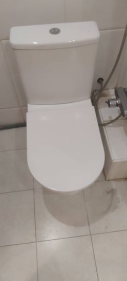 Проведена замена сливного механизма, устранены протечки, обновлена герметизация соединений, отрегулирован уровень воды в бачке, проверена работа кнопки спуска.