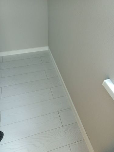 Монтаж деревянного/мдф плинтуса