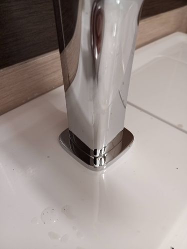 Установка смесителя (на готовые коммуникации)