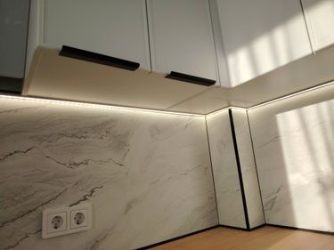 Установка светодиодной ленты для подсветки рабочей зоны Подключение и монтаж блока питания / контролера + выключателем