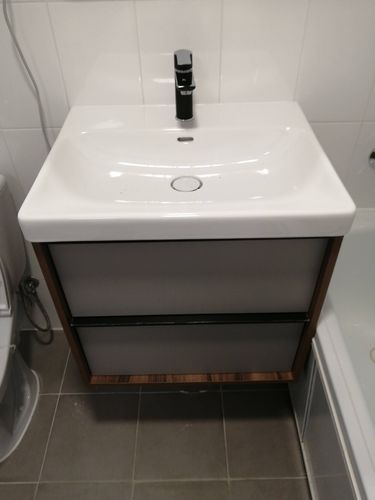 Была произведена замена старой кранбуксы на новую, обеспечившая исправную работу смесителя. Устранены протечки, восстановлена герметичность, улучшена функциональность устройства.