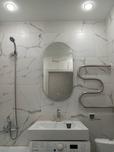 Монтаж зеркала с подсветкой