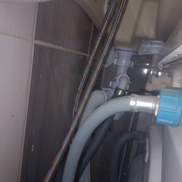 Установка смесителя (на готовые коммуникации)