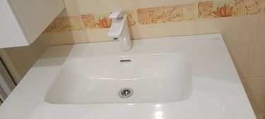 Установлен новый запорный механизм, обеспечивающий надежное функционирование водопровода. Проведены работы по демонтажу старого оборудования и монтажу современного устройства.